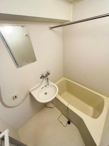 御苑ハイムの浴室| 