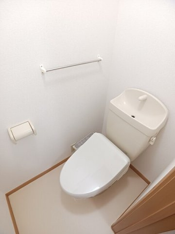 サウス・ソレイユ　Ｂのトイレ|清潔感のあるトイレです