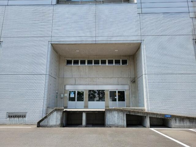 大田区平和島１丁目の事務所のエントランス|荷捌き場（トラックヤード有り） 