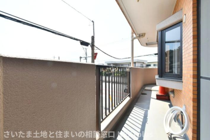 ビューパレー与野桜丘A棟のバルコニー|『物件を今日見てみたい』といった当日のご案内、同条件などの物件、他社様掲載物件もご紹介可能！一日でまとめて内覧したい方、ぜひ当社までお問い合わせ下さい。スタッフ一同皆様のご連絡お待ちしております！