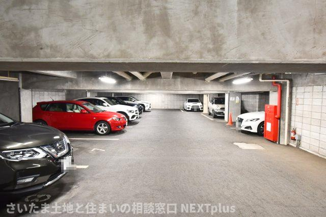 ビューパレー与野桜丘A棟の駐車場|難しいイメージの住宅ローンは経験スタッフが丁寧にお手伝いしますのでご安心下さい。「家を買って終わり」ではなく、「買ってからがスタート」と考え、一人ひとりにあった資金計画やプランをご提案致します！