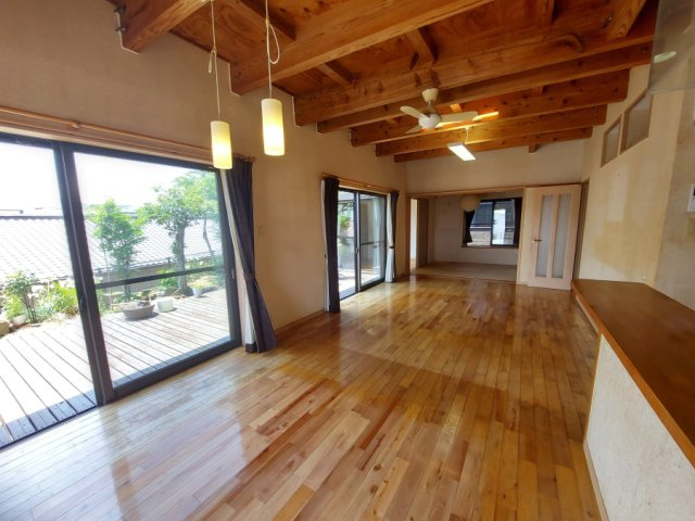 東宮1丁目　中古戸建の居間・リビング