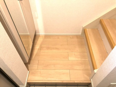 【玄関】 | ルミエールＡ