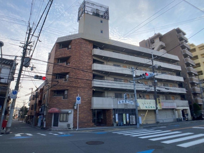 ユニーブル岡町の外観