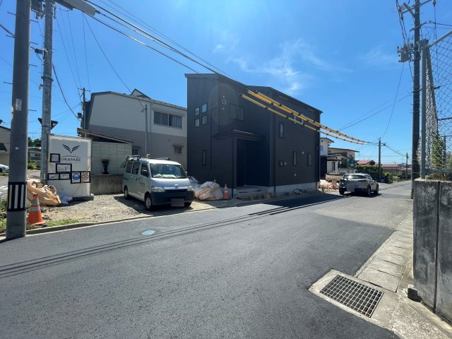 新築戸建・建売　郡山市久留米2丁目　GRAFARE　全2棟の前面道路含む現地写真