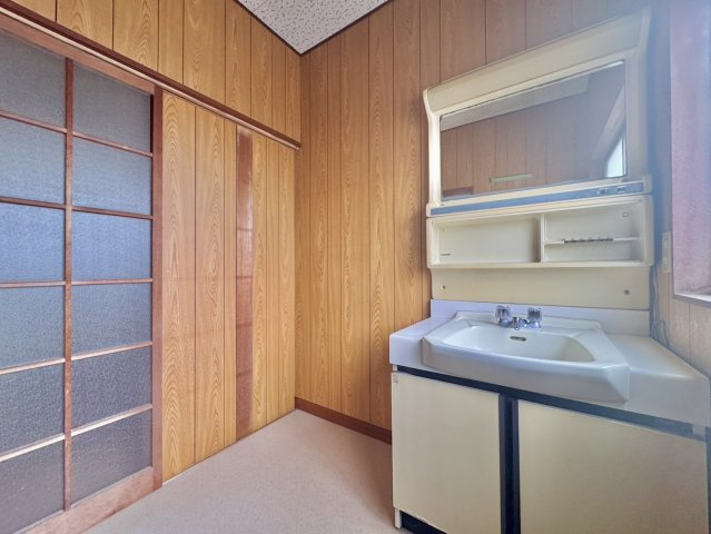 水戸市東赤塚中古戸建の独立洗面台