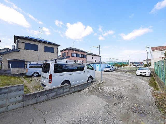 レオパレスカサの駐車場|駐車場に車を止められます