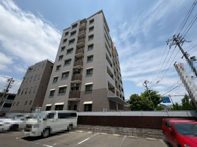 【外観】 | シャルマンフジ堺東ロイヤルガーデン | 各洋室に収納有りますので、収納場所に困らず綺麗な室内をたもてますね！