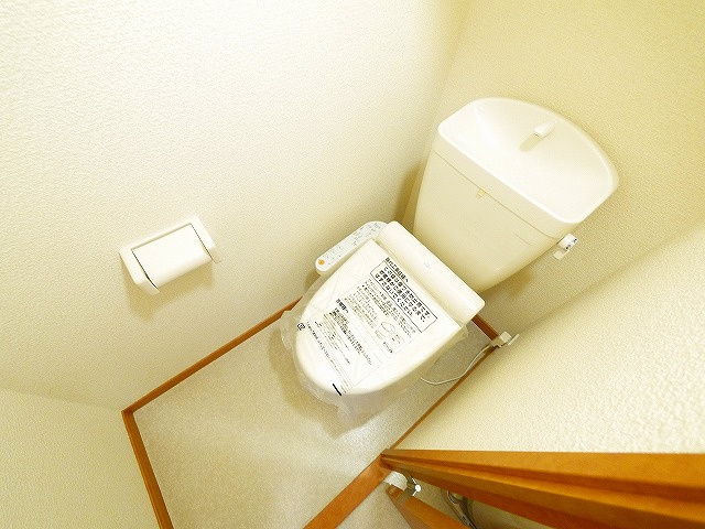 レオパレス美夢のトイレ|落ち着いた色調のトイレです