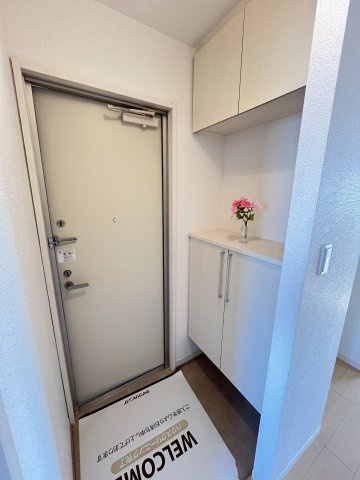 メゾンセレナの玄関