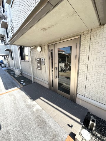 メゾンセレナのエントランス