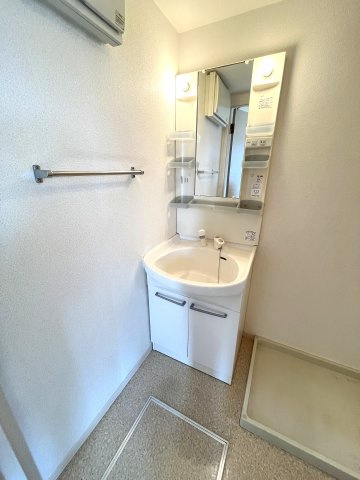 メゾンセレナの洗面所