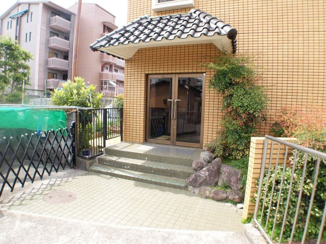 マンション摂陽のエントランス