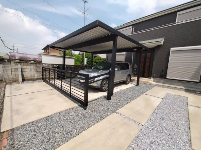 間々田中嶋戸建ての駐車場|駐車場は車種により3～4台駐車可能です