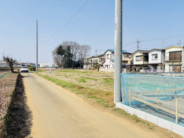 敷地面積141坪　売地　ふじみ野市大井武蔵野の前面道路含む現地写真|敷地面積141坪！有効宅地面積78坪以上！建築条件なし！二方道路！南道路！敷地内並列駐車可能！現地（2026年3月）撮影