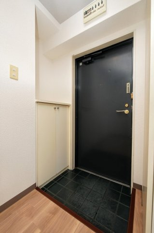 サニーフォーラムの玄関|サニーフォーラム201号室