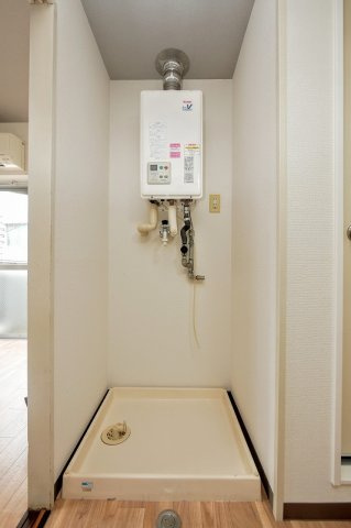 サニーフォーラムの設備|サニーフォーラム201号室　室内洗濯機置場