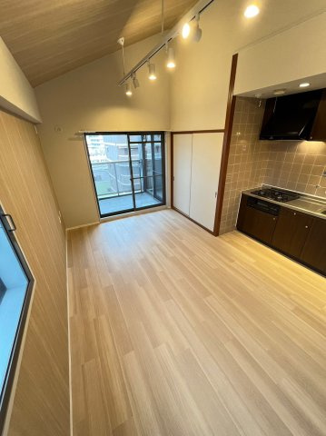 大阪市城東区中央２丁目の賃貸マンションの居間・リビング