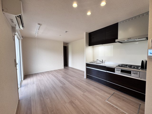 GRAMM奥海印寺EASTの居間・リビング