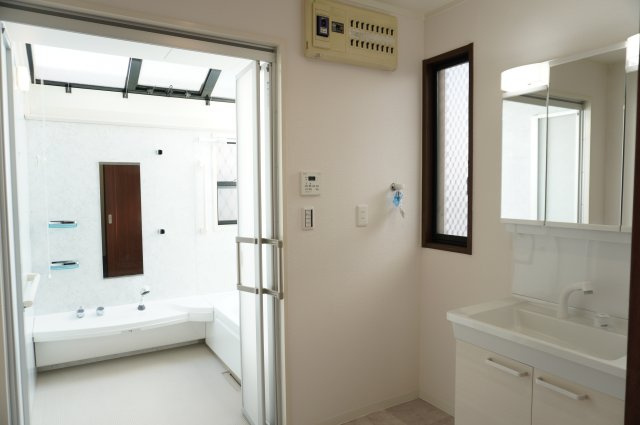 越谷市大間野町5丁目 中古戸建の洗面所