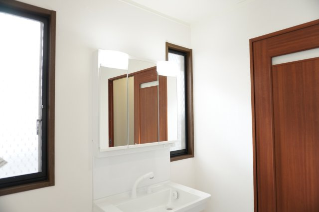 越谷市大間野町5丁目 中古戸建の独立洗面台