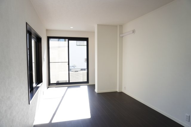 越谷市大間野町5丁目 中古戸建の洋室|1階 9帖