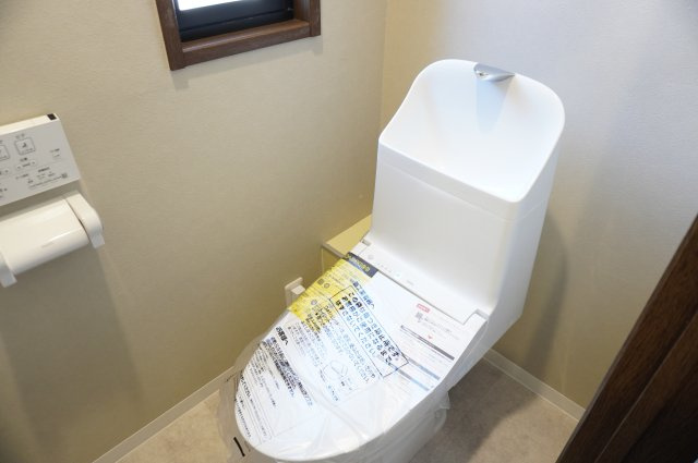 越谷市大間野町5丁目 中古戸建のトイレ|2階