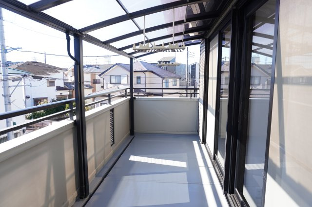 越谷市大間野町5丁目 中古戸建のバルコニー