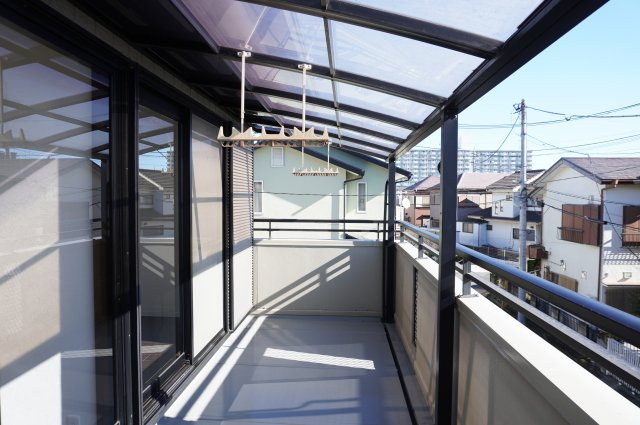 越谷市大間野町5丁目 中古戸建のバルコニー