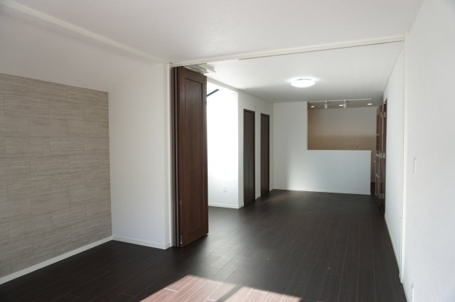 越谷市大間野町5丁目 中古戸建の居間・リビング