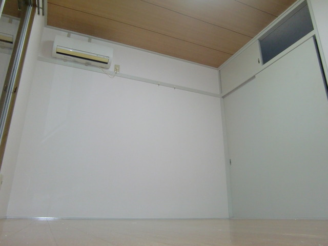 パナハイツ青谷の洋室