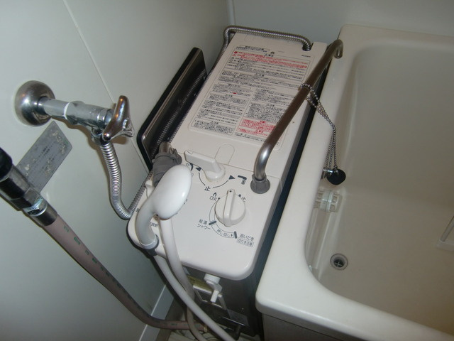 パナハイツ青谷の浴室|浴室給湯器