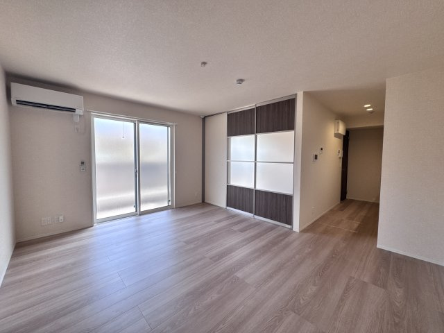 GRAMM奥海印寺EASTの居間・リビング