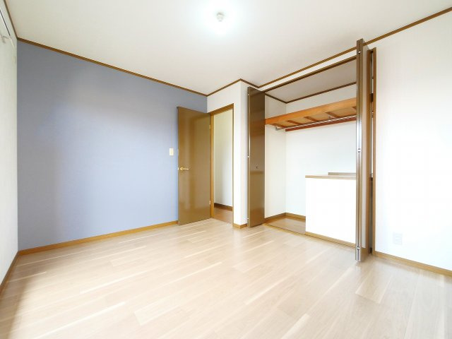 北永井町遊田邸の洋室|明るい洋室です