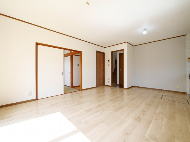 北永井町遊田邸の居間・リビング|おしゃれなリビングです