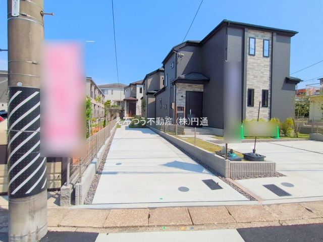 ハートフルタウン土原8期の前面道路含む現地写真