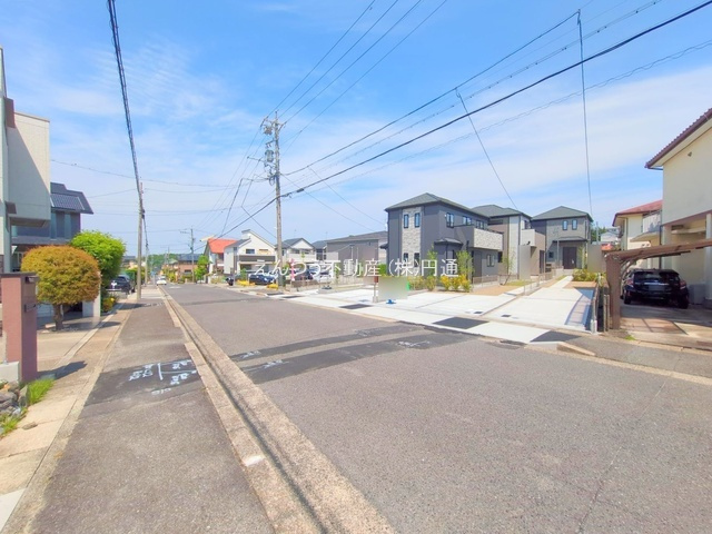 ハートフルタウン土原8期の前面道路含む現地写真