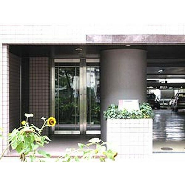 パティオ新栄のエントランス