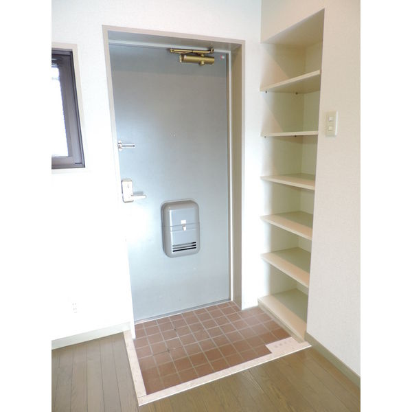 パティオ新栄の玄関