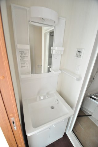 大阪市城東区野江２丁目の賃貸マンションの独立洗面台