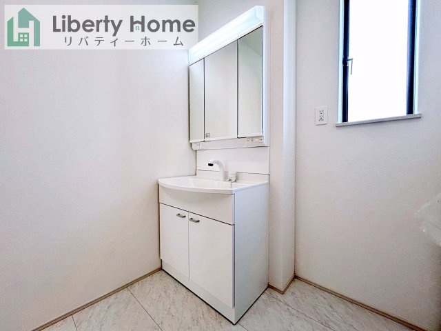 水戸市見和3丁目　新築戸建　A号棟の独立洗面台