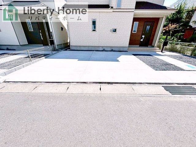 水戸市見和3丁目　新築戸建　A号棟の駐車場