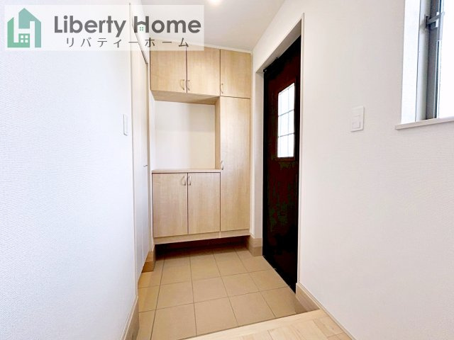 水戸市見和3丁目　新築戸建　A号棟の玄関