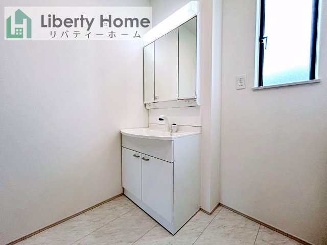 水戸市見和3丁目　新築戸建　B号棟の独立洗面台