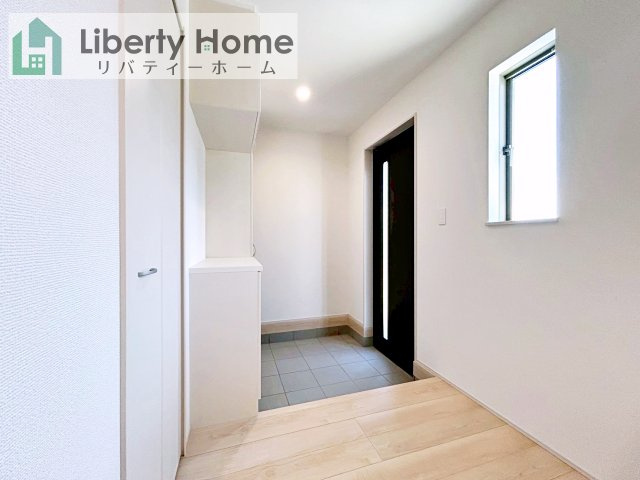 水戸市見和3丁目　新築戸建　B号棟の玄関