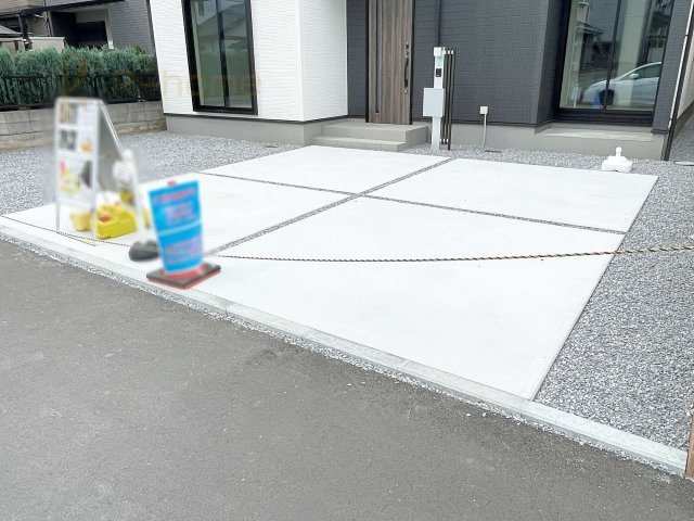 小山市城東2期　新築戸建て　1号棟の駐車場|カースペースは2台お停めいただけます♪