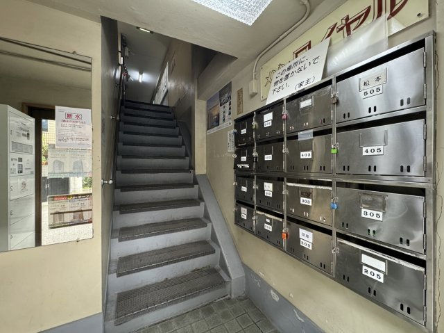 メゾンドロイヤルⅠのエントランス