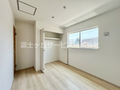 【洋室】 | 富士市天間 23-1期 新築一戸建て 2号棟 | 5.28帖の洋室です