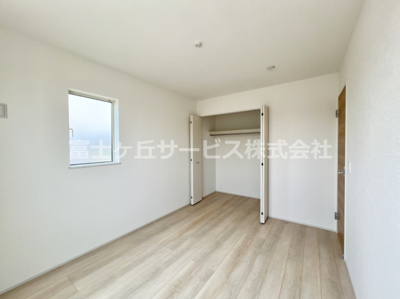 【洋室】 | 富士市天間 23-1期 新築一戸建て 2号棟 | 6帖の洋室です