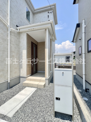 【エントランス】 | 富士市天間 23-1期 新築一戸建て 2号棟 | エントランスです